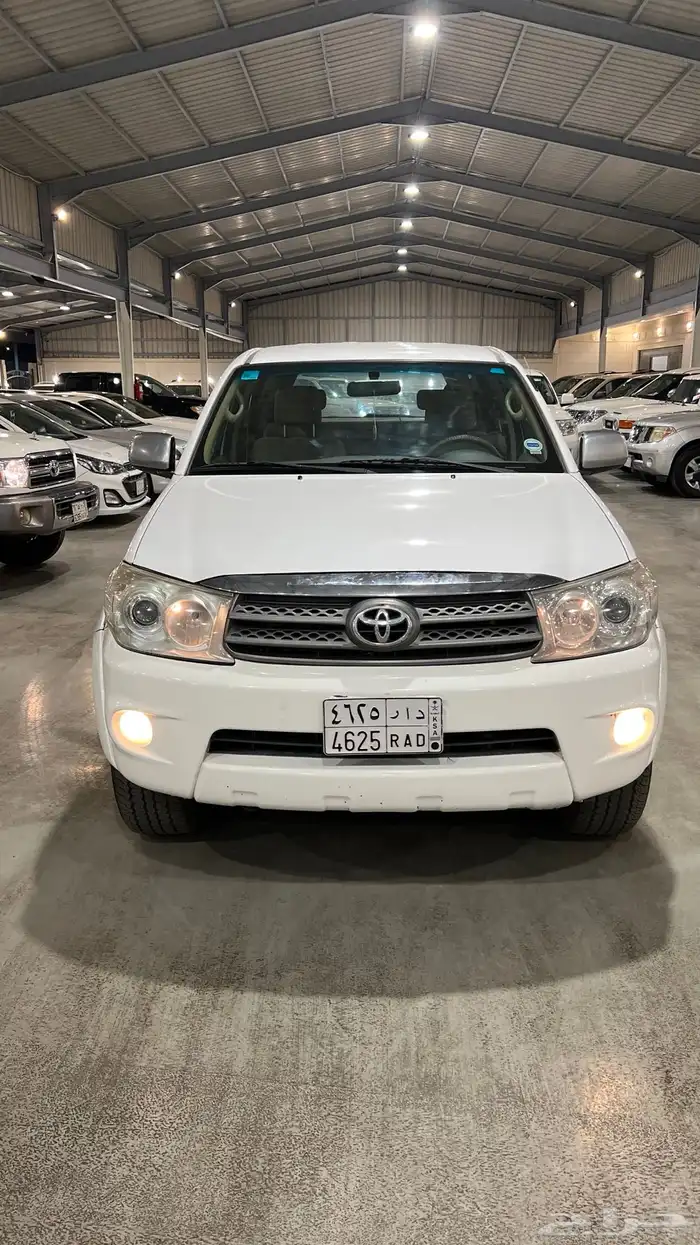 فورتشنر موديل 2010 قير اوتوماتيك 3