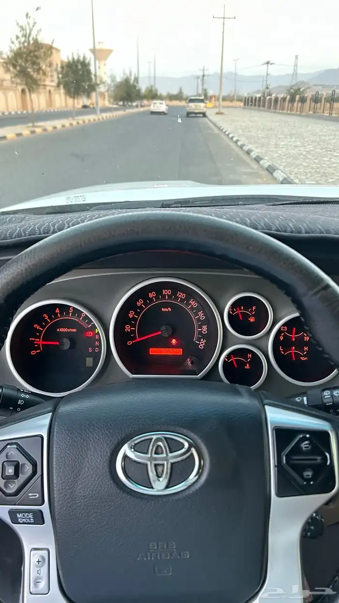 تويوتا سكويا 2015 نص فل للبيع 13