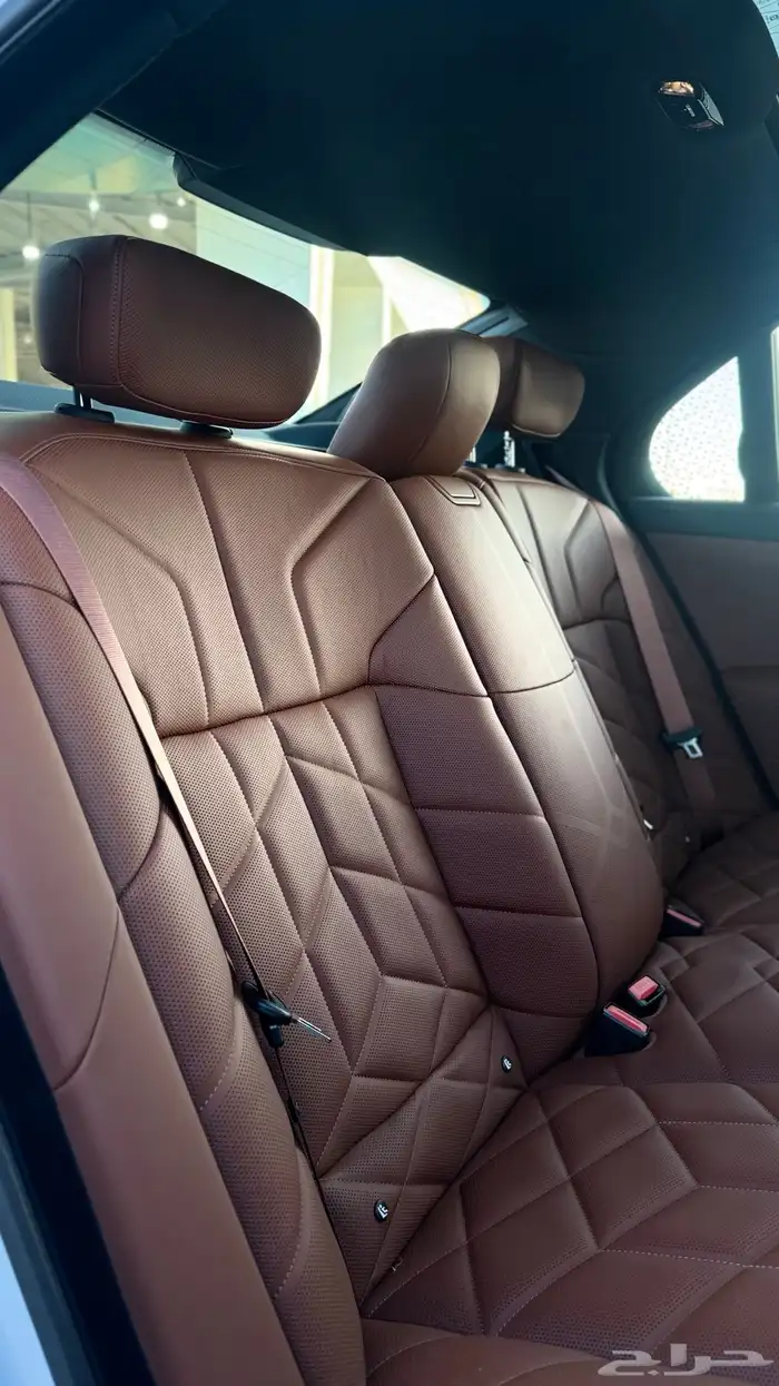 BMW 2026 I735 فل كامل سكاي لاونج 8