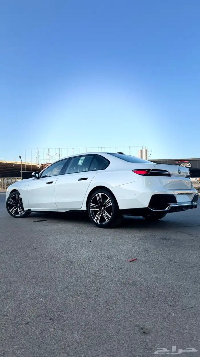 BMW 2026 I735 فل كامل سكاي لاونج 5