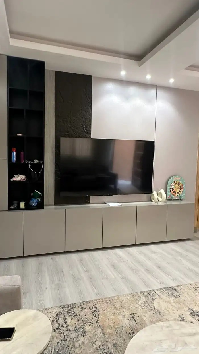 دولاب وطاولات ومكتبه 1