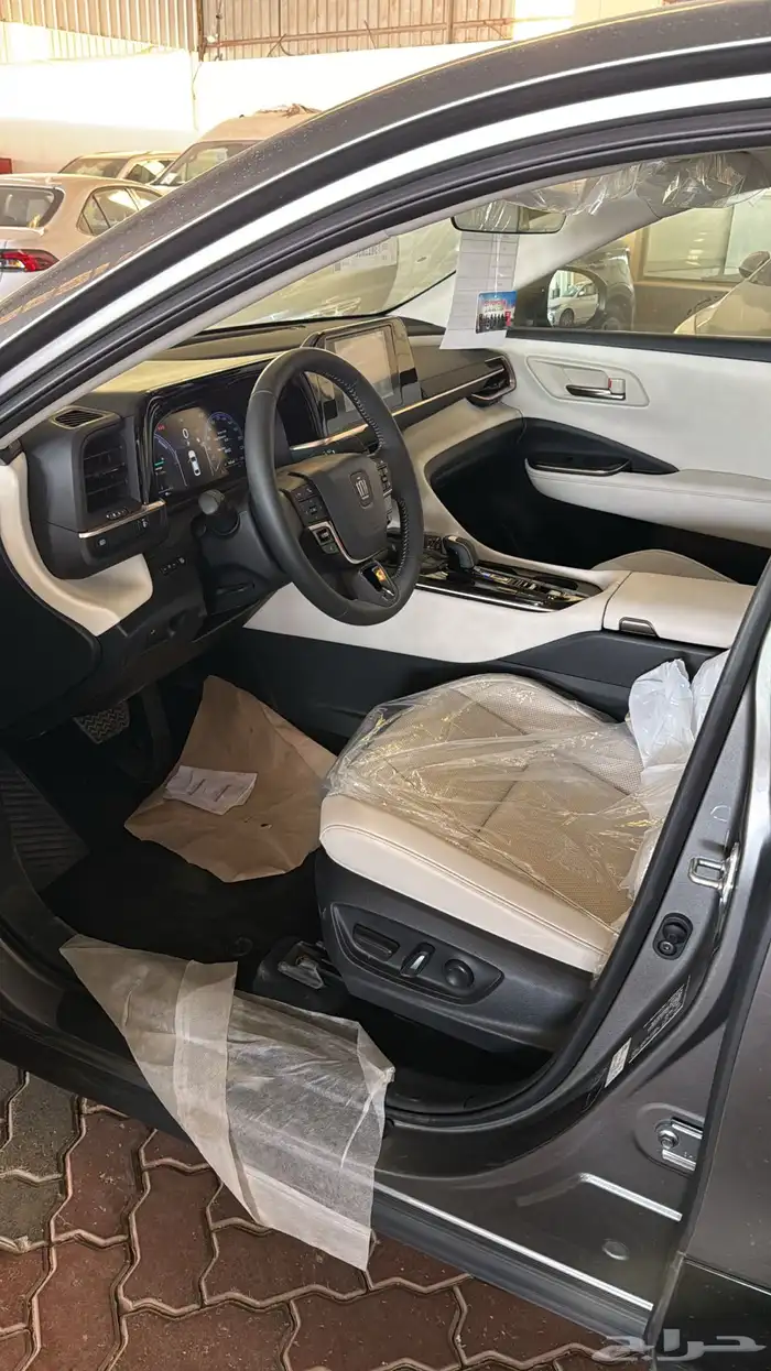 تويوتا كراون برستيج هايبرد 2026 7