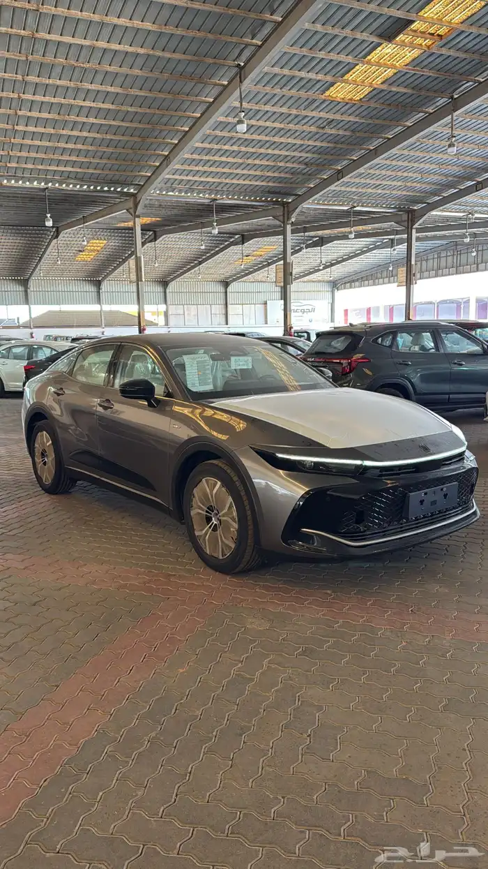 تويوتا كراون برستيج هايبرد 2026 1