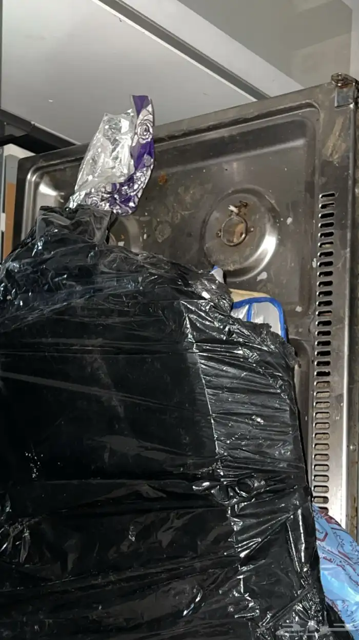 اثاث او كل حاجة لحالها   مع دولاب مطبخ 4 في 6 تقريبا 6