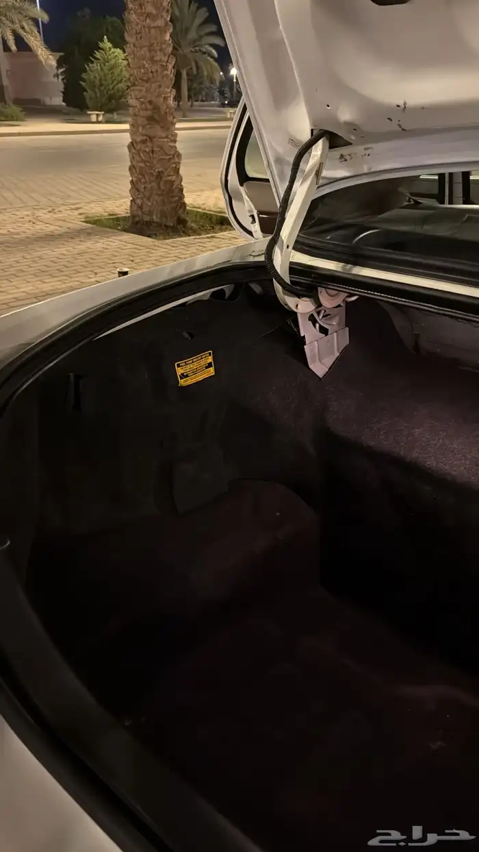 للبيع فورد ماركيز 2010 مالك ثاني من الوكاله 14