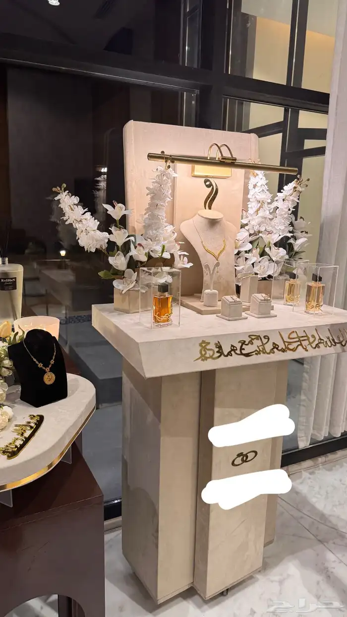 ستاند ملكه او شبكه فاخر 0