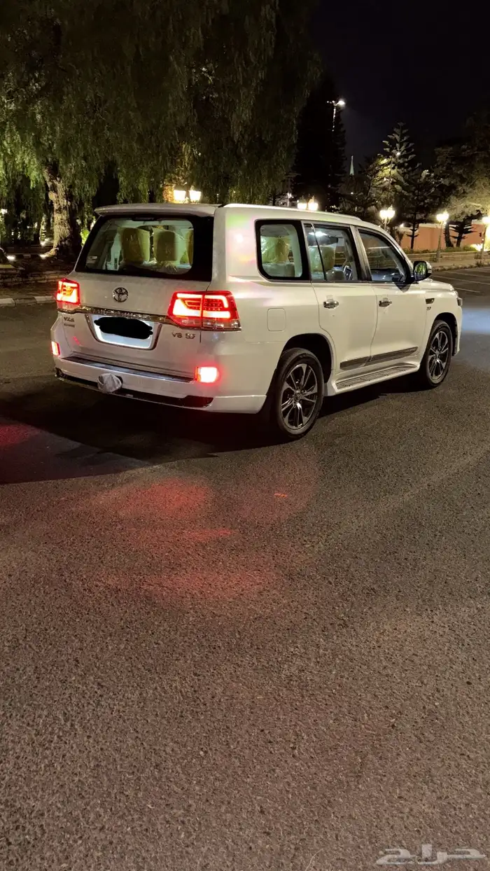 جيب لاند كروزر في اكس ار 4