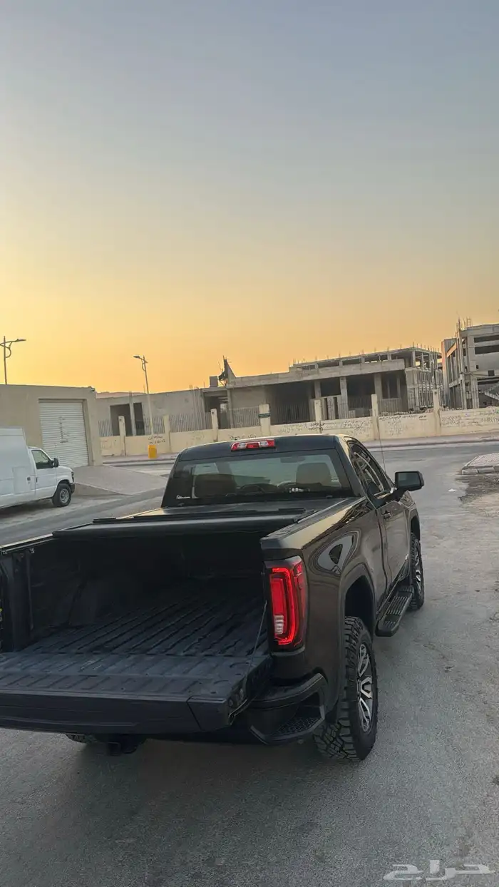 جمس سيرا 2021 AT4مخزن شبه الاصفار 13