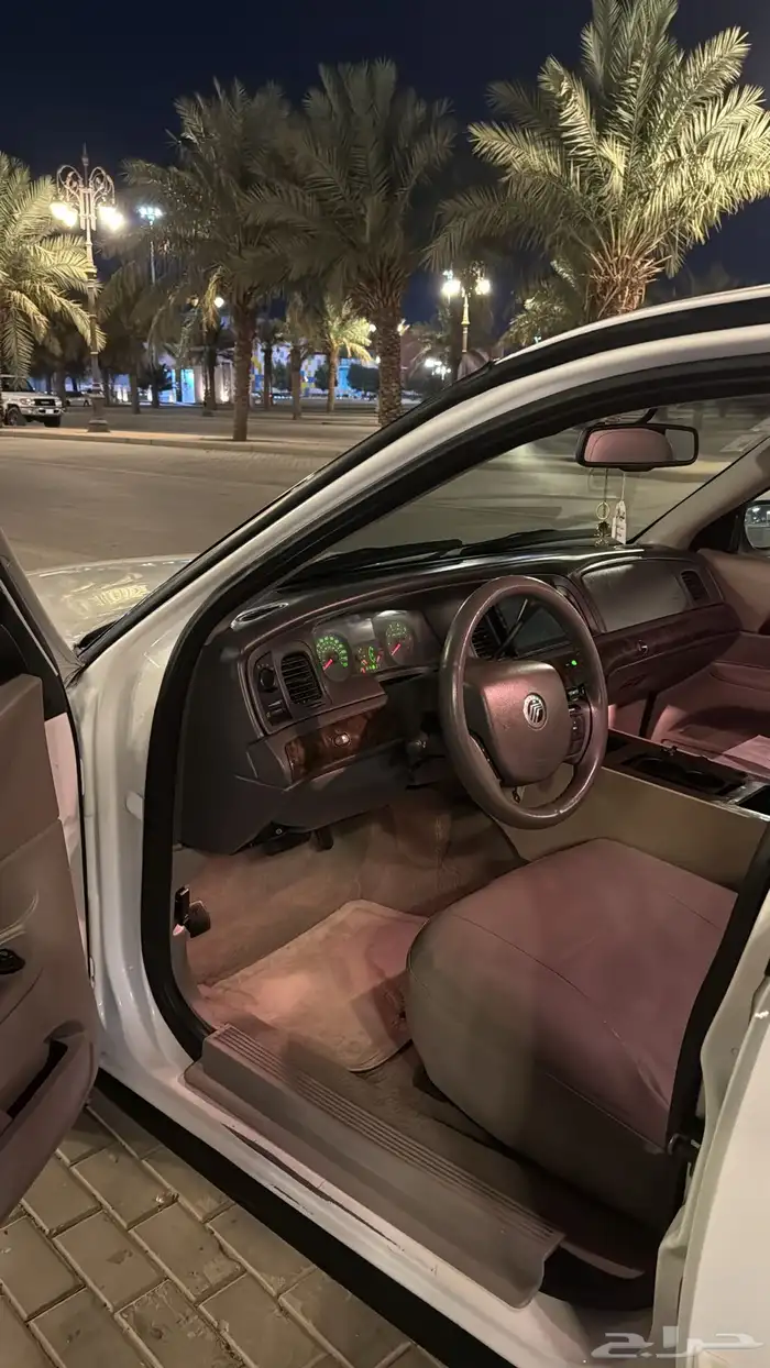 للبيع فورد ماركيز 2010 مالك ثاني من الوكاله 23