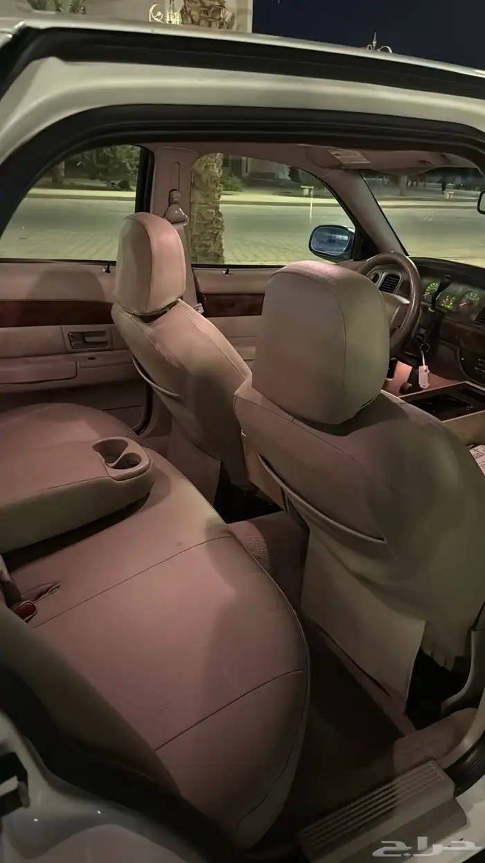 للبيع فورد ماركيز 2010 مالك ثاني من الوكاله 18