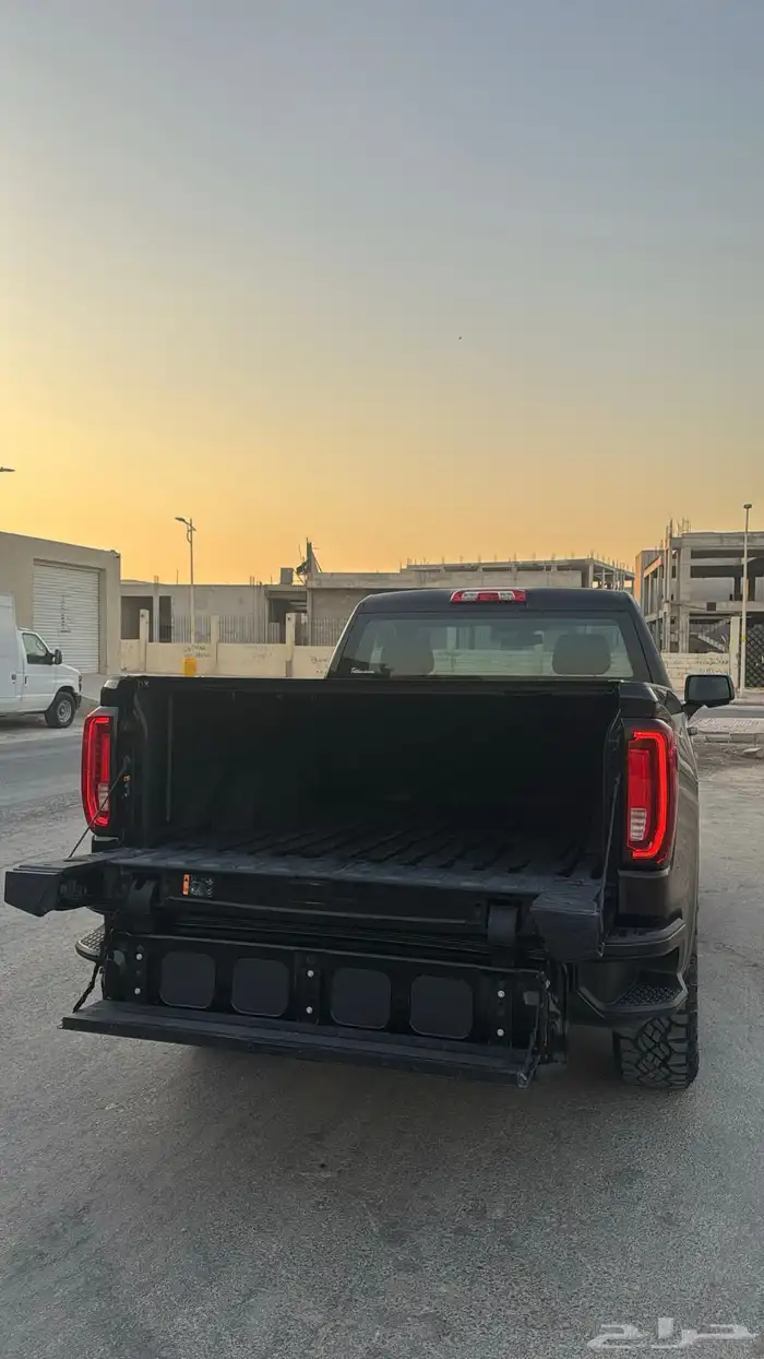 جمس سيرا 2021 AT4مخزن شبه الاصفار 12