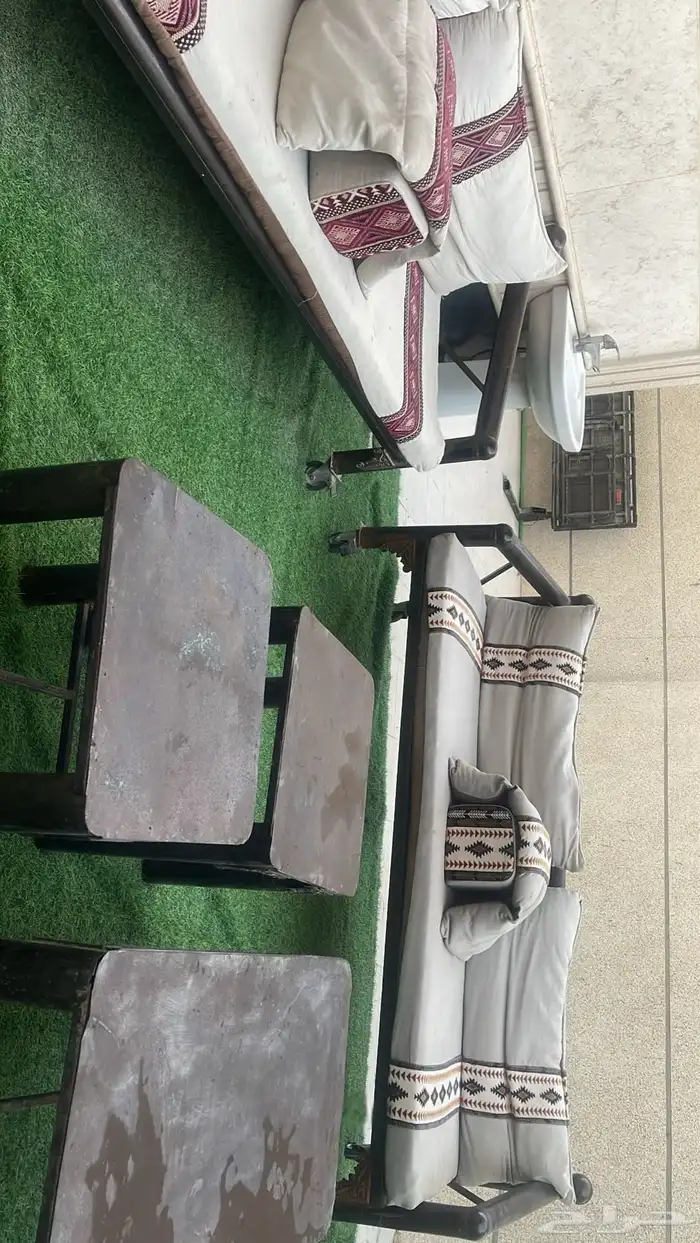 كراسي حديد 2