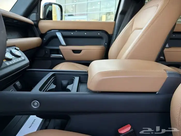 2023 Land Rover Defender 110 P525 V8 6