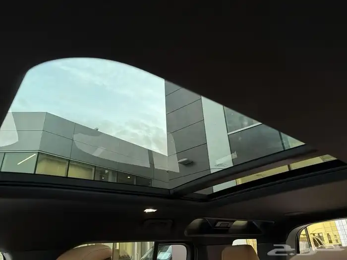 2023 Land Rover Defender 110 P525 V8 7