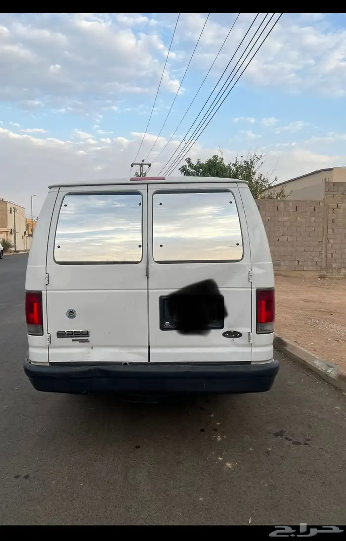 باص فورد 2013 نظيف 3