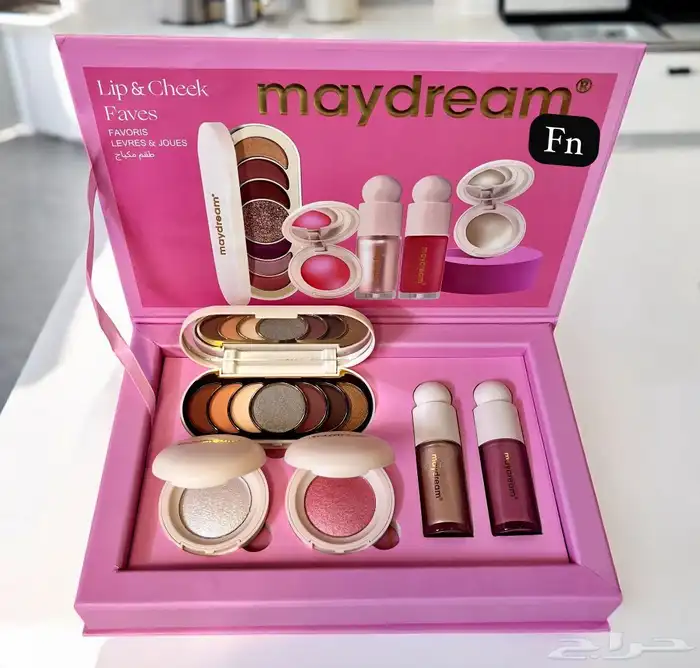 طقم مكياج مميز 15