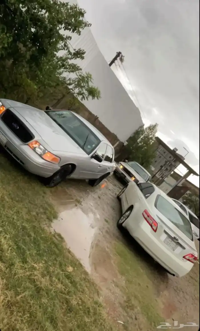 للبيع فورد فكتوريا2001 5