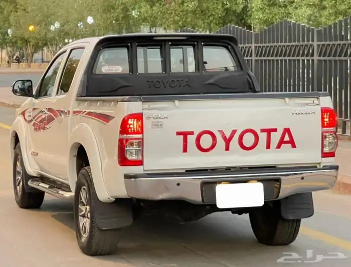 تويوتا هايلكس S-GLX 2015 فل سعودي اتوماتيك 7