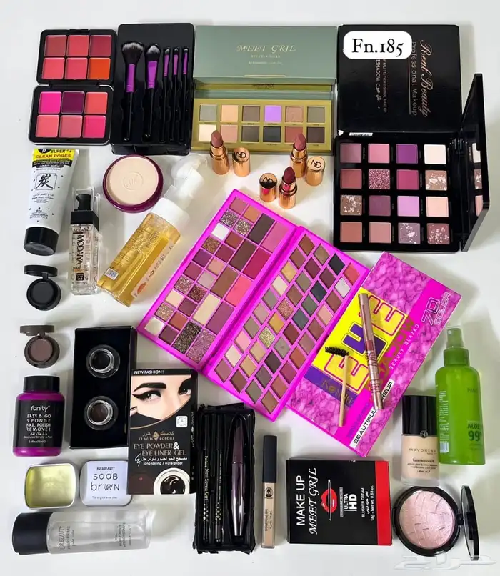 طقم مكياج مميز 13