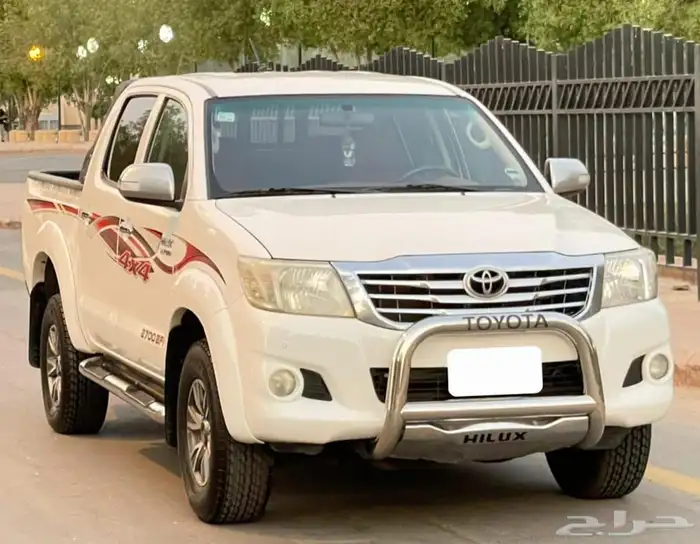 تويوتا هايلكس S-GLX 2015 فل سعودي اتوماتيك 2