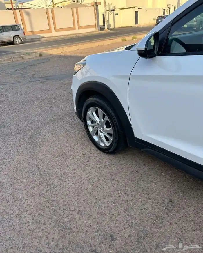 توسان 2019 ديزل مكينة كبير للبدل او للبيع نضيف 3