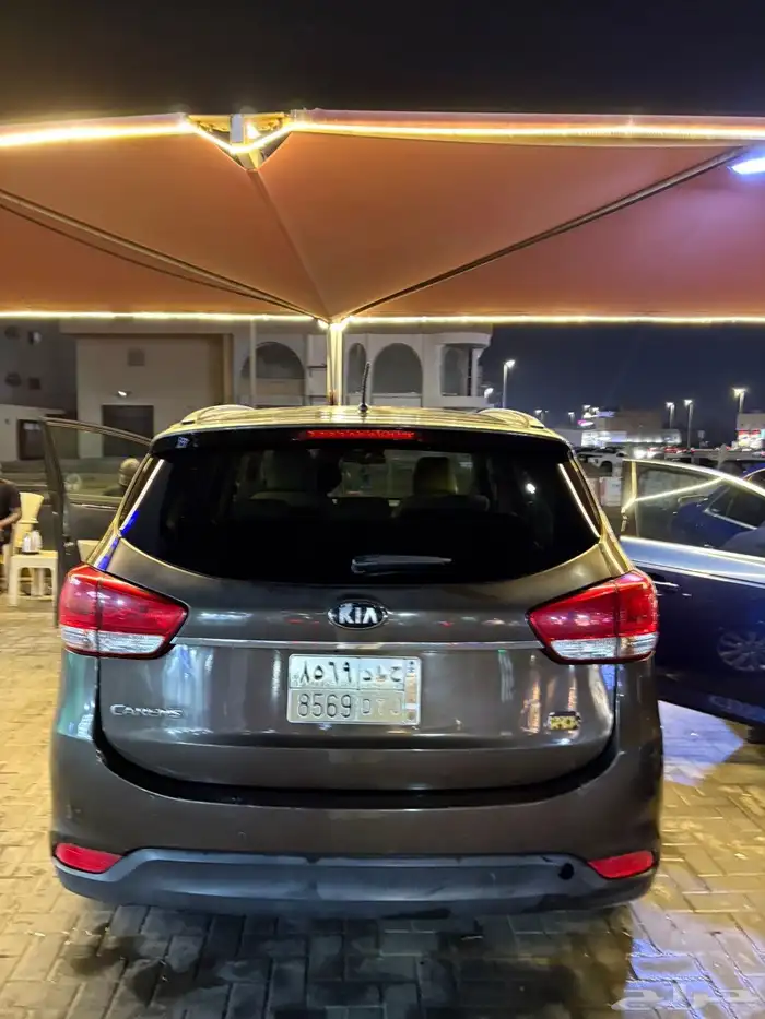 كيا كارينز موديل 2015 ممشى 172 الف 6