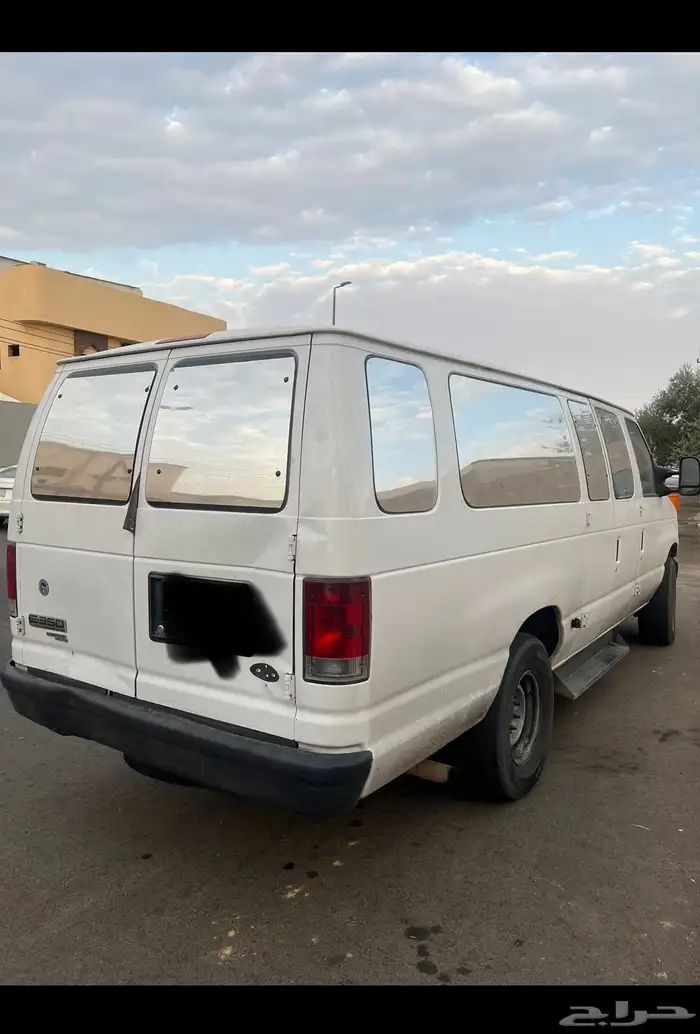 باص فورد 2013 نظيف 0