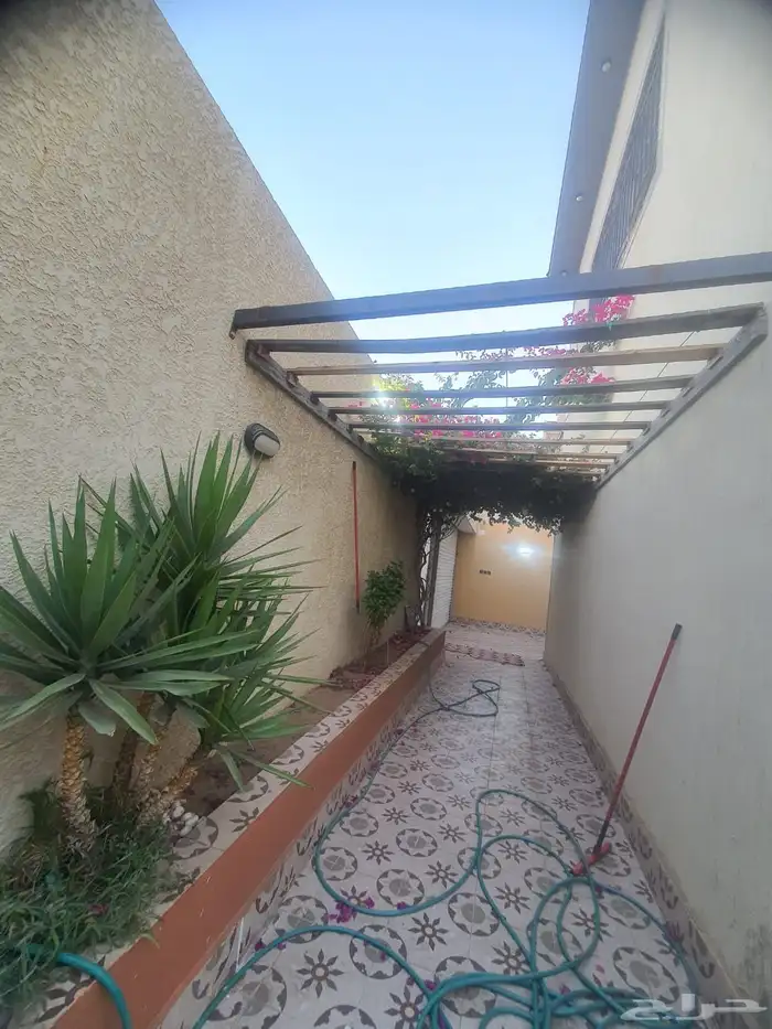 للبيع عمارة دور وشقتين خلف الجداف المحالة 30