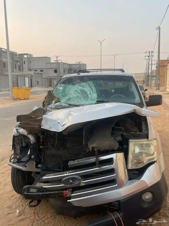 اكسبديشن 2013 للبيع تشليح المكينة والقير سليمة 1