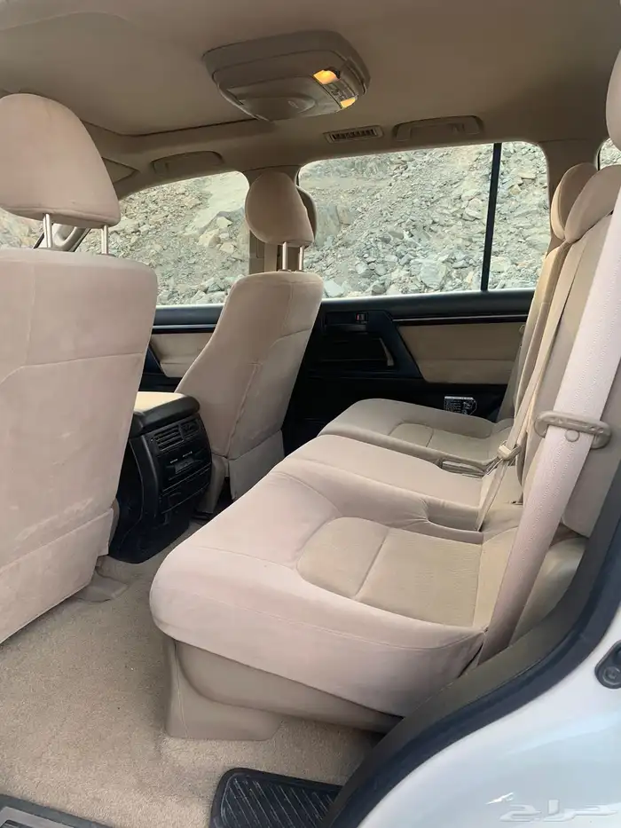 لاندكروزر 2011 12