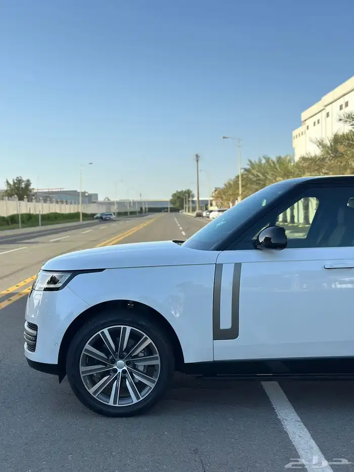 رنج روفر HSE 2024 ناغي على الضمان والصيانة شبه جديد 5