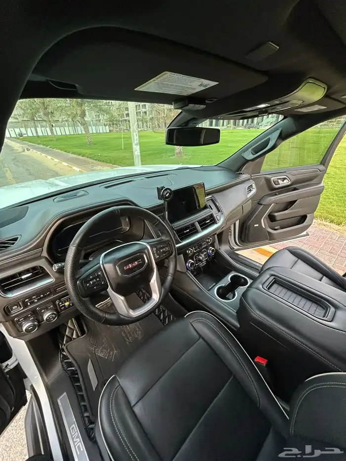 جي ام سي يوكن للبيع 15