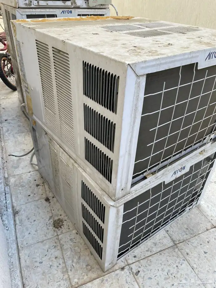 عدد 2 مكيف نظيفه جدا  شباك 2