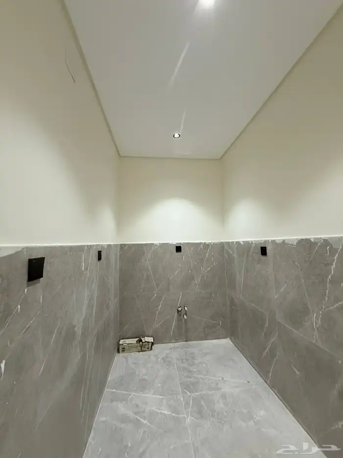 فله روف علوي حي الفلاح سعر مميز جدا وعرض لفتره محدوده 10