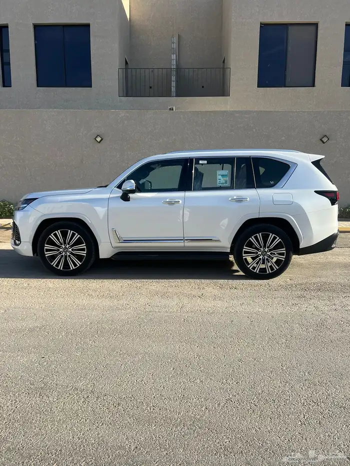 لكزس BB 2024 عبدالطيف جميل تم البيع الله يبارك للمشتري 0