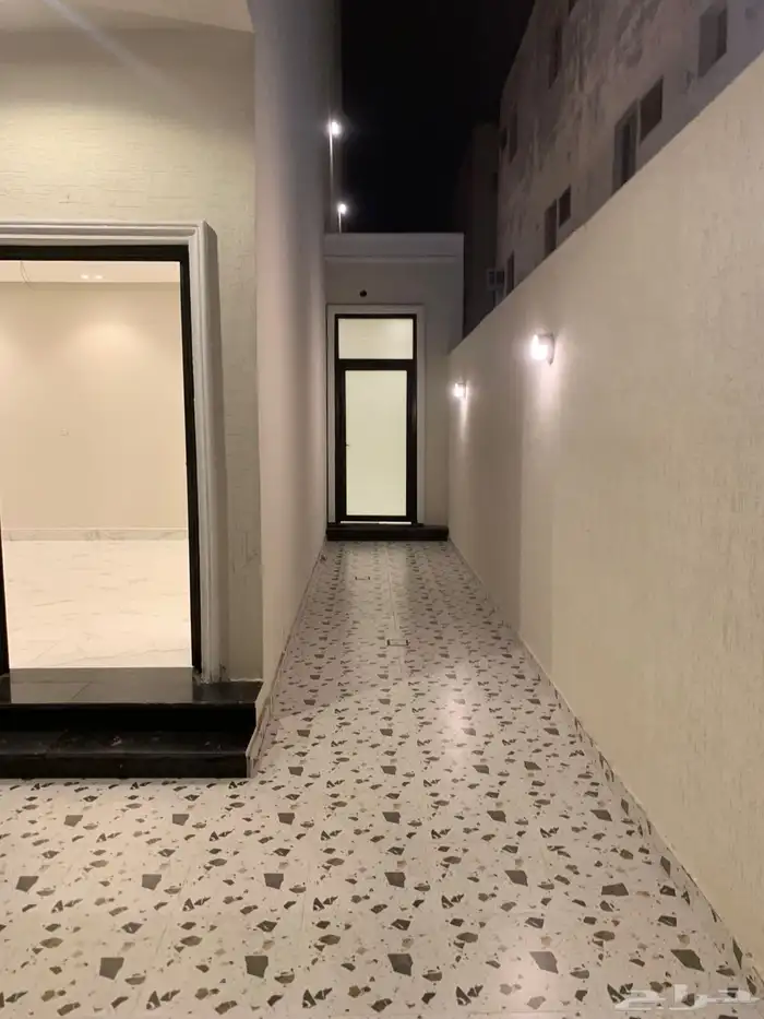 فيلا صغيرة للبيع بسعر مناسب جدا  730 16