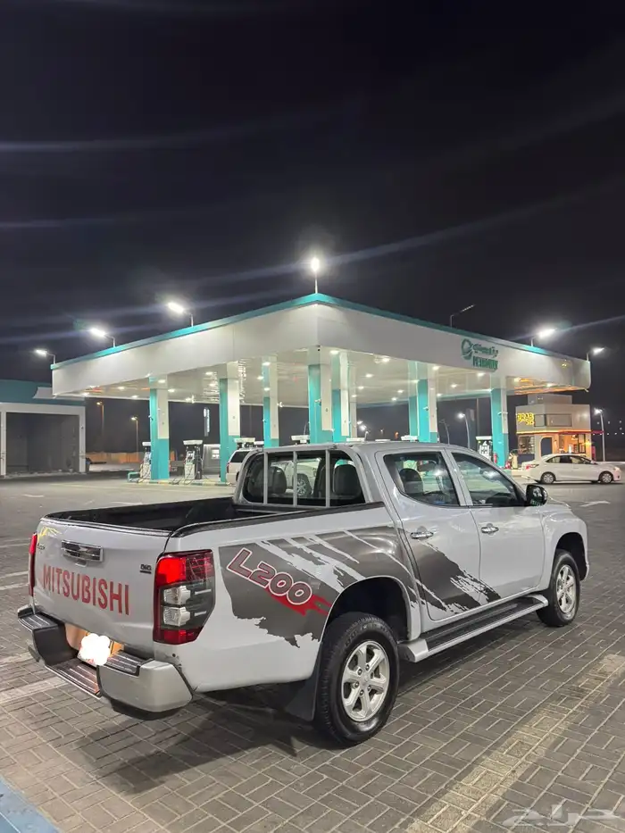 موسبيشي L200 4