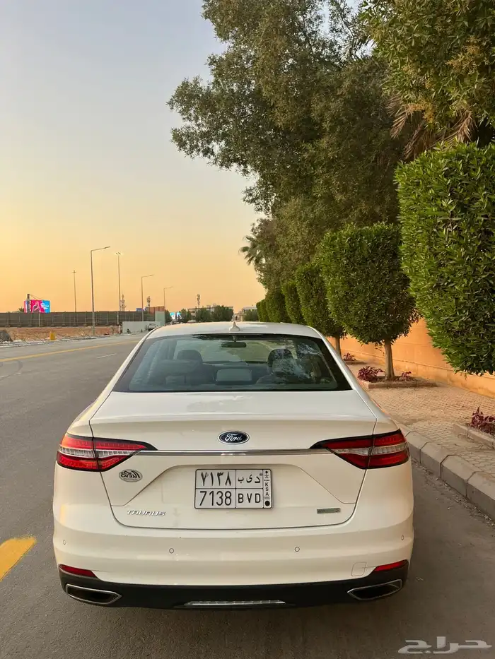 للبيع فورد توروس 2021 بدي وكالة مالك اول 7