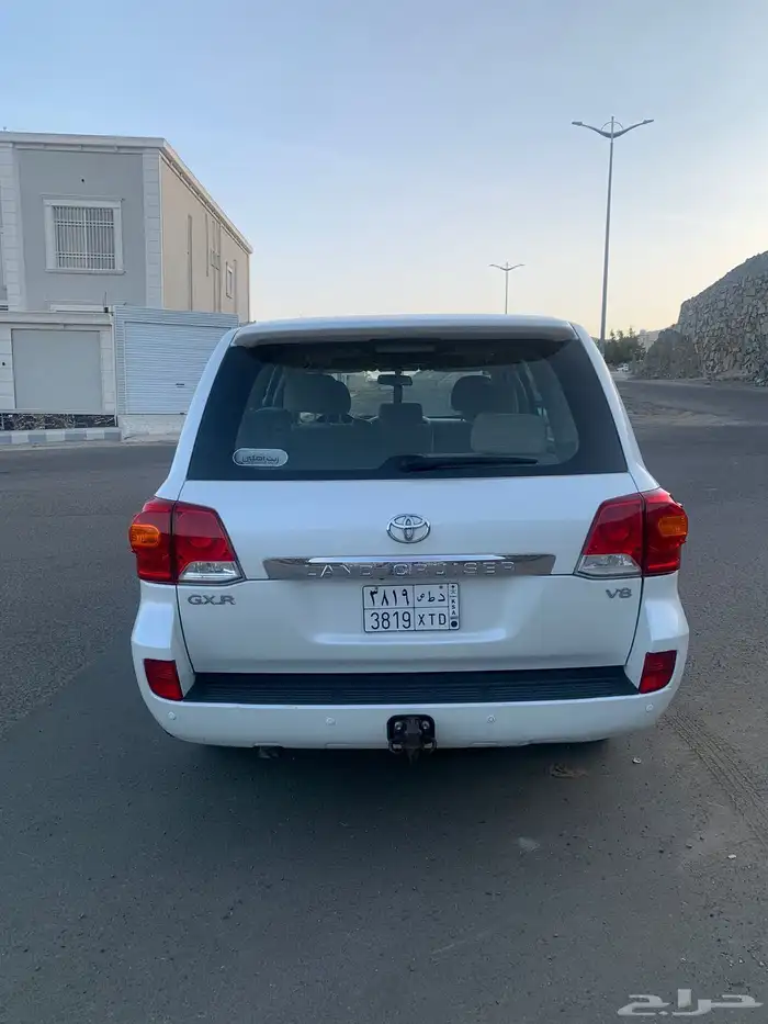 لاندكروزر 2011 10