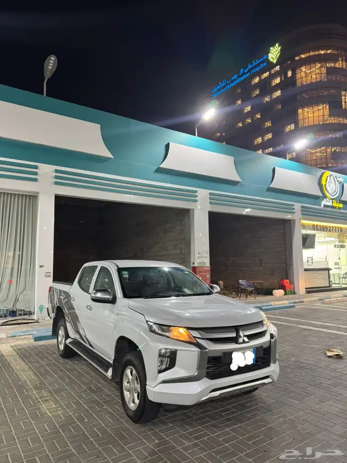موسبيشي L200 1