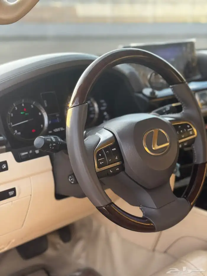 جيب لكزس 2016 بريمي 12