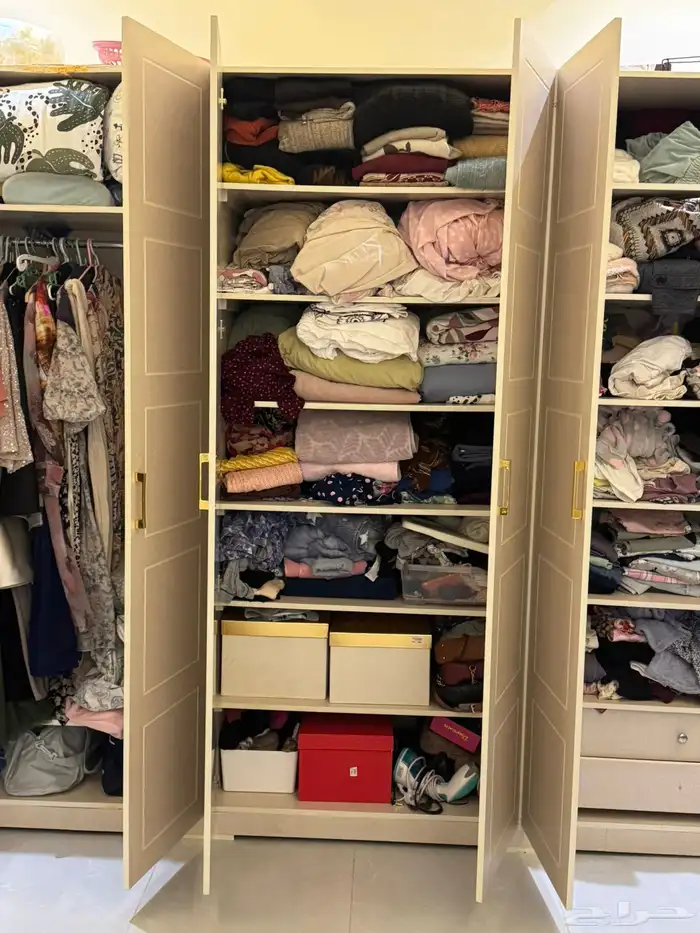 تسريحه ودولاب خمس ابواب يشيل عفش كثير يتحمل تخزين 2