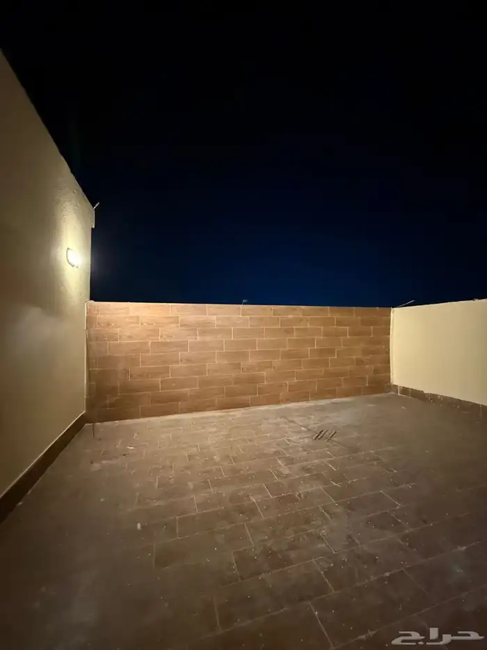 فله روف علوي حي الفلاح سعر مميز جدا وعرض لفتره محدوده 15