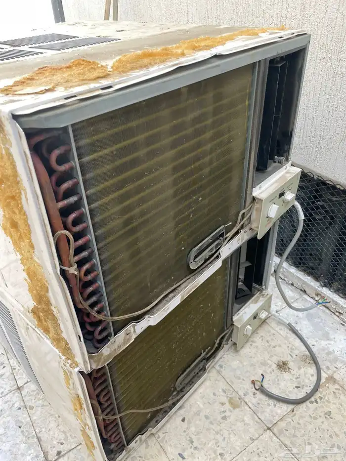 عدد 2 مكيف نظيفه جدا  شباك 0