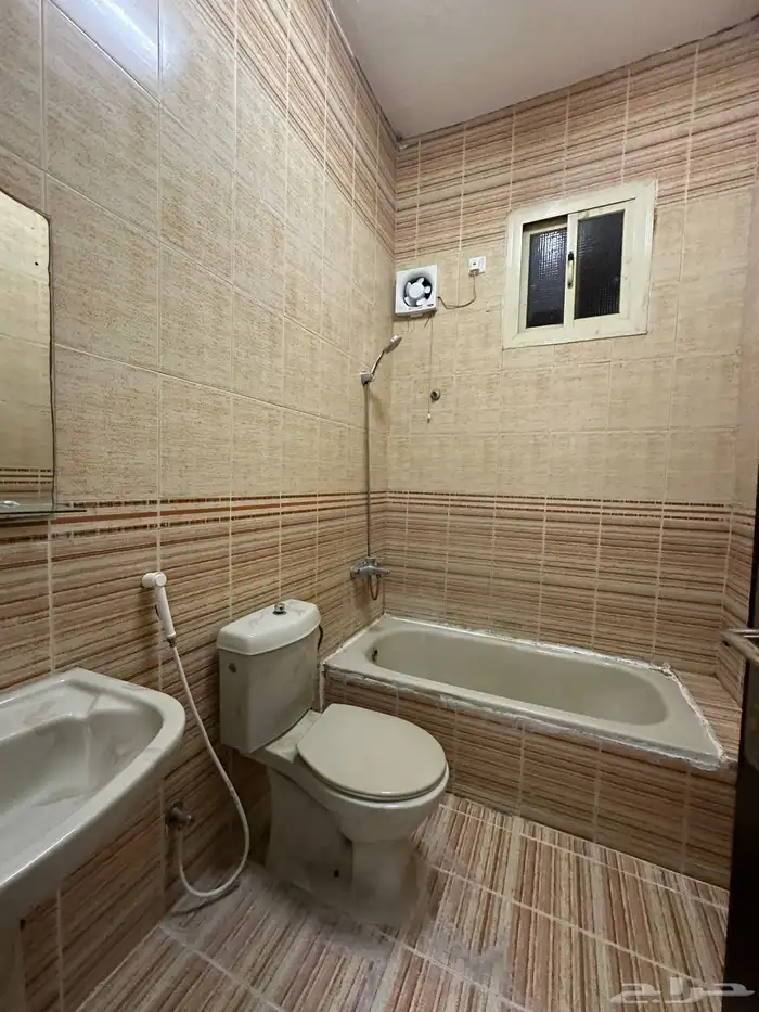 ملحق كبير ايجار تبوك حي سبيع 8