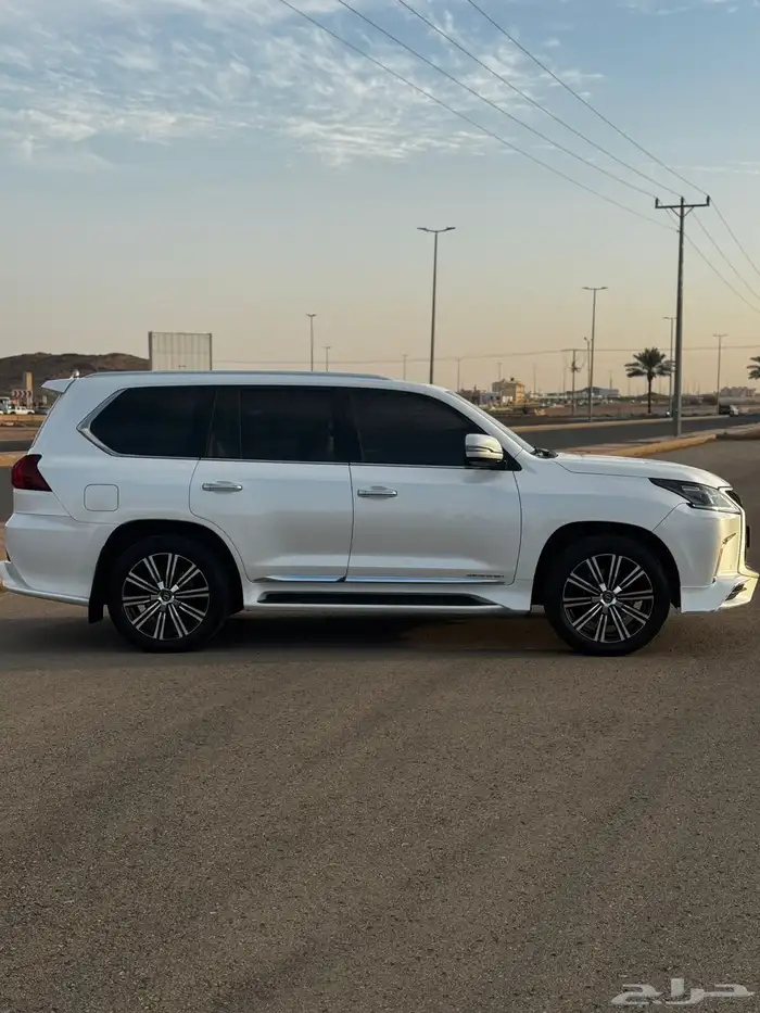 جيب لكزس 2016 بريمي 13