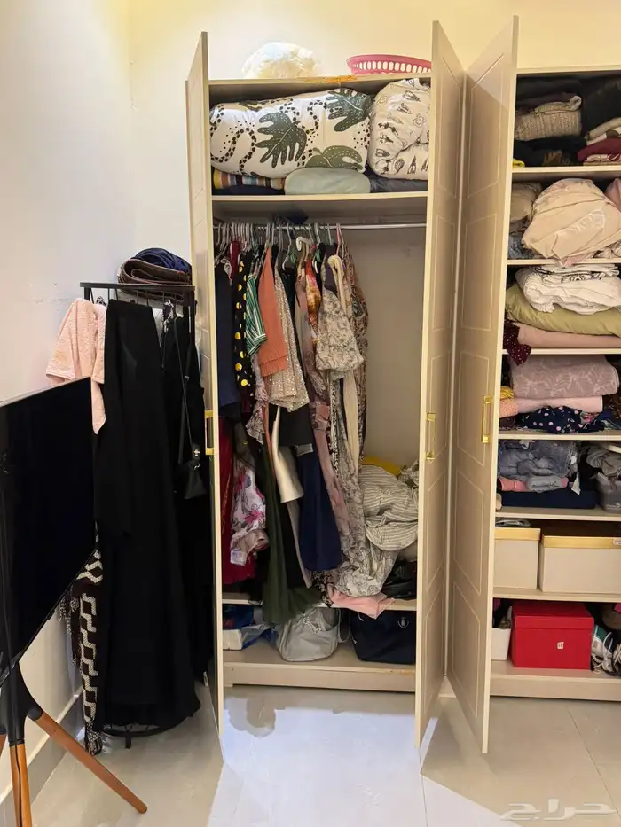 تسريحه ودولاب خمس ابواب يشيل عفش كثير يتحمل تخزين 5