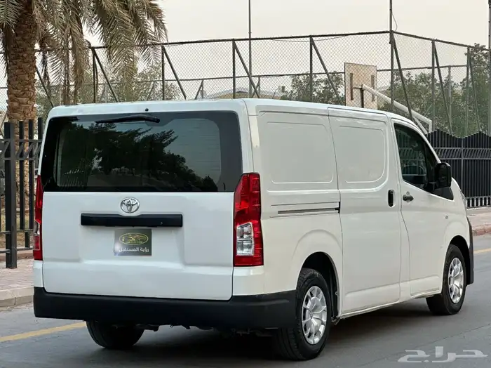 تويوتا باص بضاعه موديل 2019 سعودي قير عادي ديزل 4