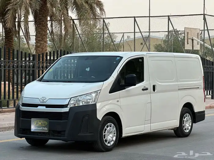 تويوتا باص بضاعه موديل 2019 سعودي قير عادي ديزل 1