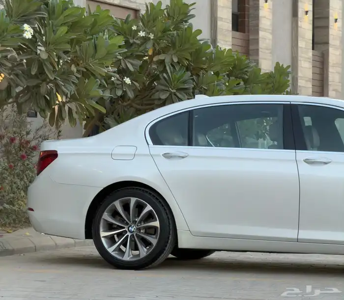 بي ام دبليو Li730 - BMW - 2015 - سعودي - فل 3